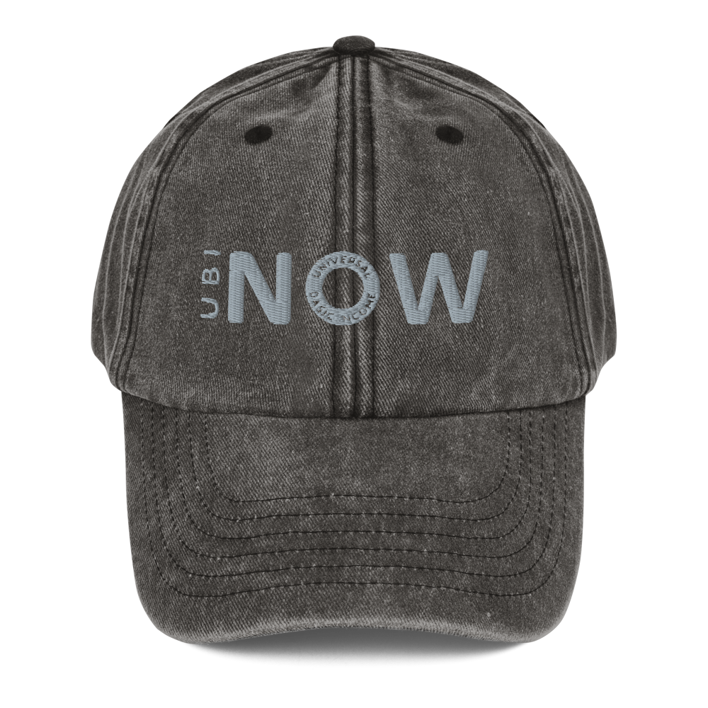 Graue Baseballkappe mit gesticktem Text "NOW".