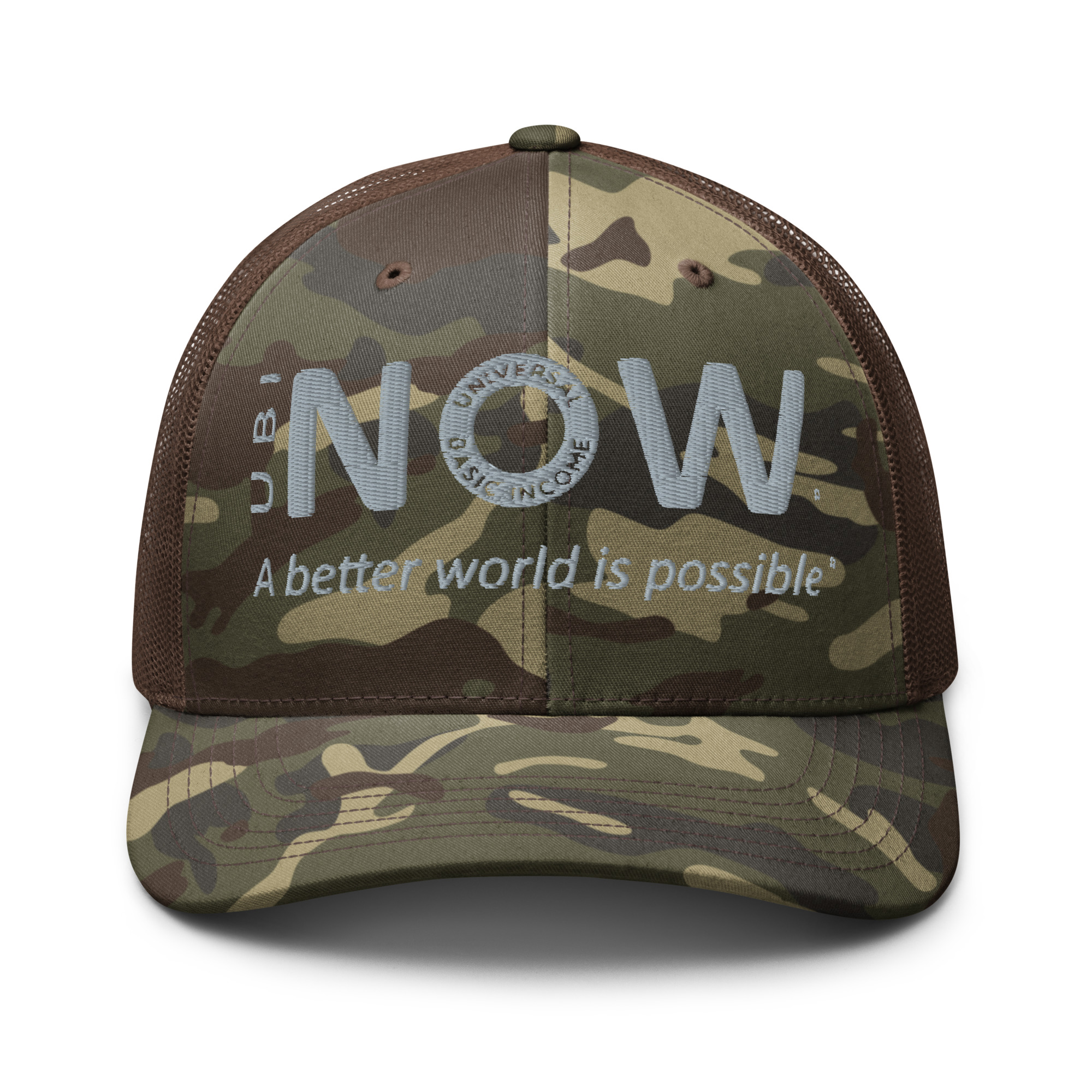 Gorra de camuflaje con lema inspirador.