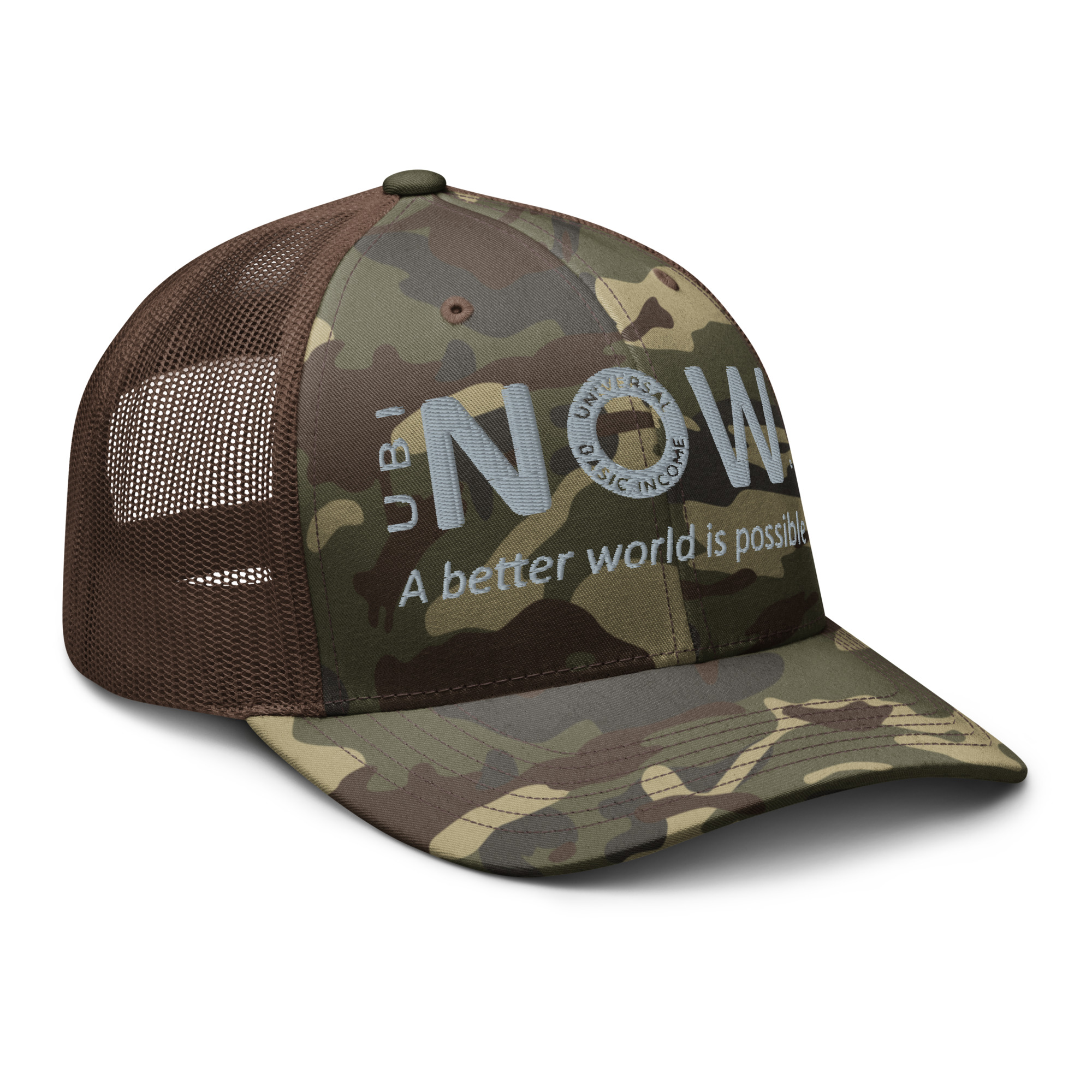 Gorra de camuflaje con parte trasera de malla y texto inspirador.