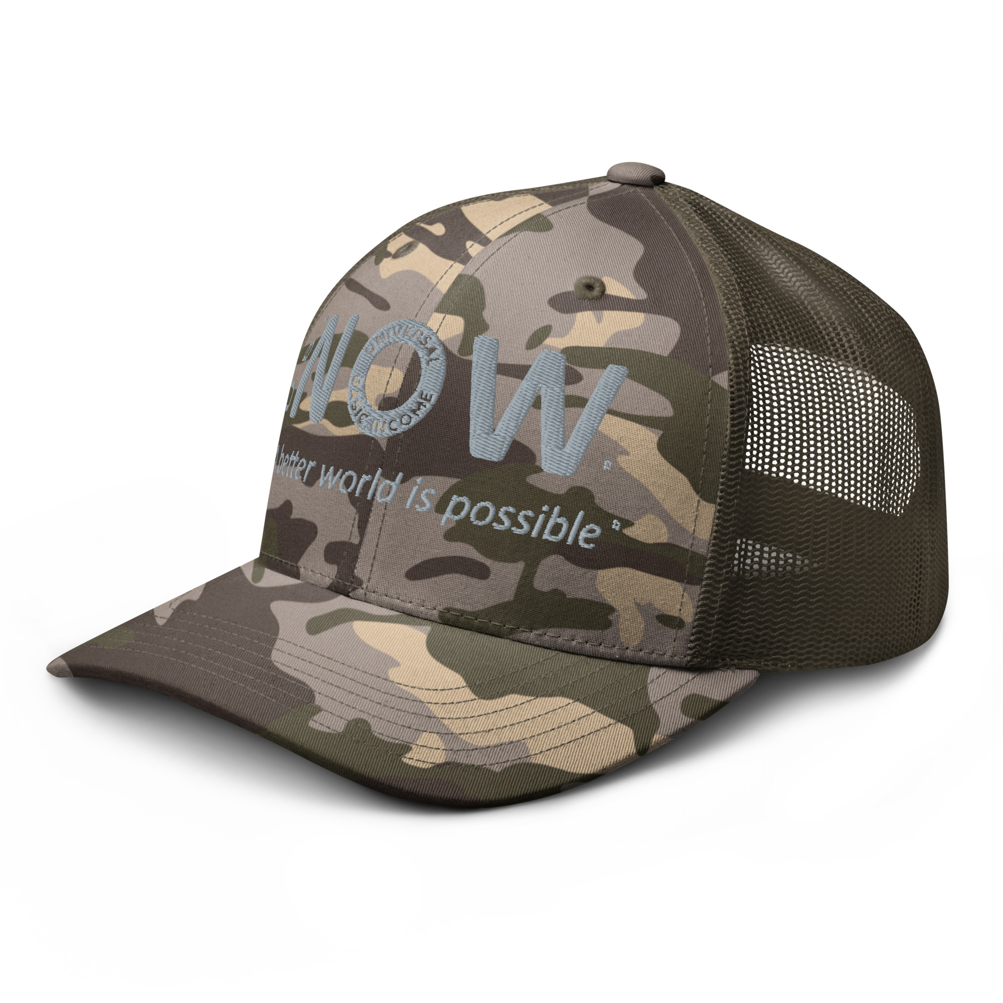 Gorra trucker de camuflaje con eslogan inspirador bordado.